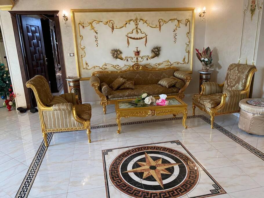 Royal Pyramids Palace Apartmán *