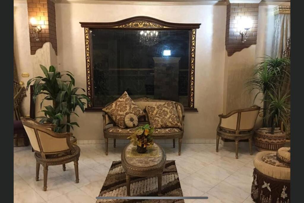 Royal Pyramids Palace Apartmán