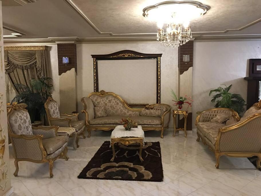 Apartment Royal Pyramids Palace *